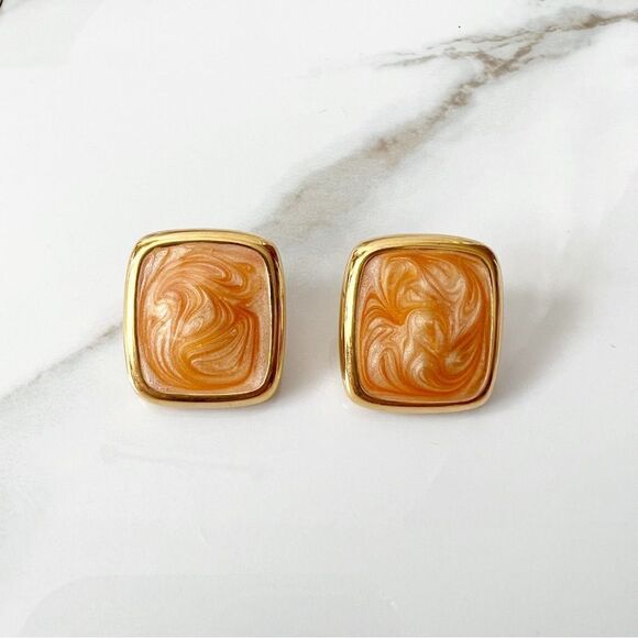 Vintage Gold Tone Peaches and Cream Enamel Post Earrings - Picture 1 of 5